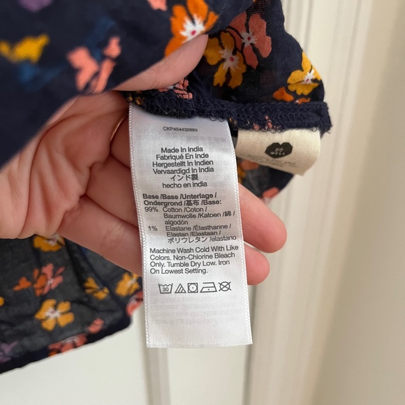 Madewell | Smocked-Waist Crop Top in Aloha Floral - Picture 5 of 8